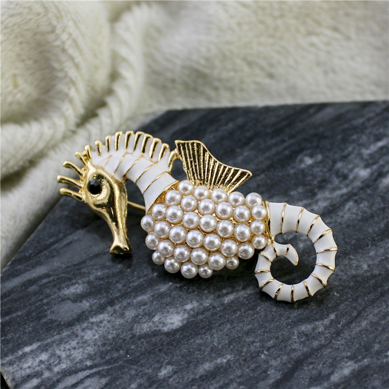 مجموعة دبابيس زينة عتيقة على ش - مراجعة Vintage Collectible Pins وسعره